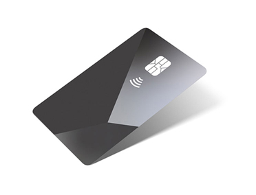 Frente do Apple Card na cor titânio