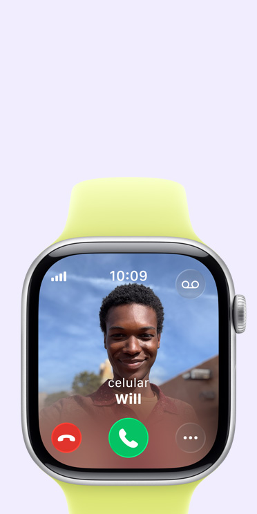 Lateral direita do Apple Watch Series 11 com caixa cinza-espacial de alumínio e pulseira esportiva amarela fluorescente, ligação recebida, foto de contato, botões para atender e recusar a ligação, lateral direita, Digital Crown
