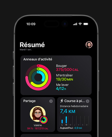 iPhone 17, résumé de mise en forme, anneaux d’activité, données de Bouger, M’entraîner et Me lever, partage des activités avec les proches, données hebdomadaires sur la course, charge d’entraînement