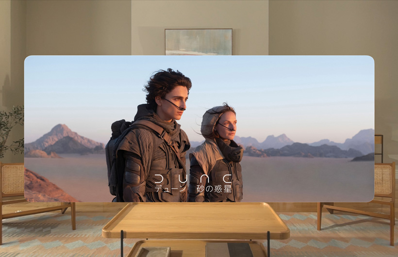 Apple Vision ProのApple TVアプリ内の映画「DUNE/デューン 砂の惑星」に登場する2人