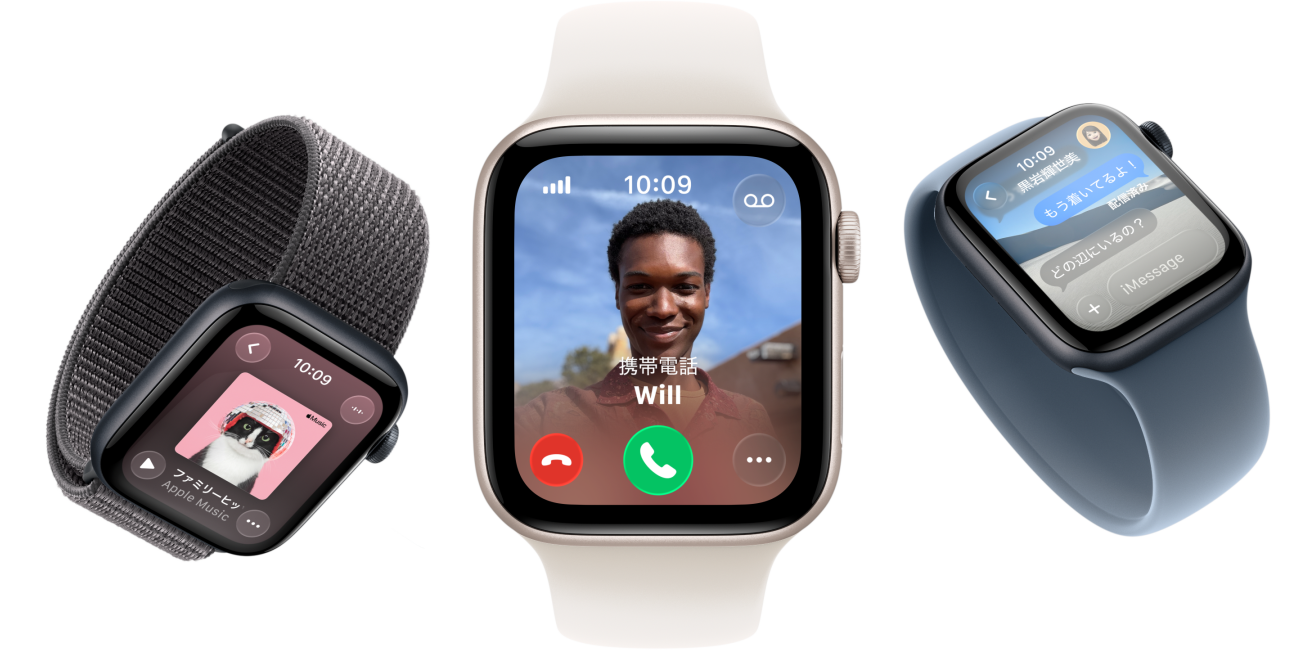 スターライトとミッドナイトアルミニウムケースのApple Watch SE 3デバイス。ダークグレイソロループ、ライトブラッシュのソロループ、アンカーブルーのスポーツループが付いている。スクリーン：Apple Music、着信、メッセージ