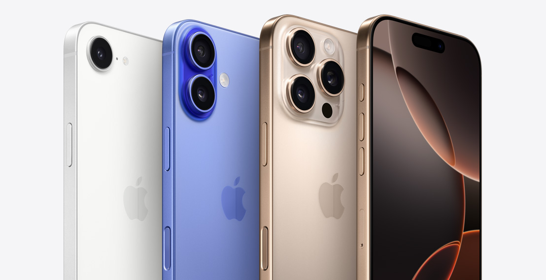 أربعة أجهزة iPhone تشمل موديلَي iPhone 16 Pro من التيتانيوم الصحراوي، يعرض أحدهما 3 عدسات كاميرا خلف جهاز iPhone 16 Pro آخر يعرض Dynamic Island. إلى جانب موديل iPhone 16 بلون أزرق عمق البحر يعرض عدستَي كاميرا، وموديل iPhone 16e باللون الأبيض يعرض عدسة كاميرا واحدة.