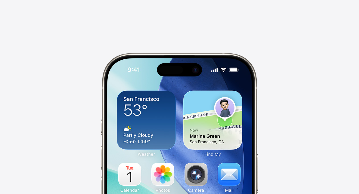 الجزء العلوي من شاشة iPhone يعرض الشاشة الرئيسية مع أدوات الطقس وتطبيق تحديد الموقع في الصف العلوي