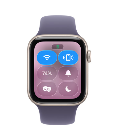 Apple Watch SE 3，展示星光色鋁金屬錶殼，搭配霧紫色運動型錶帶，螢幕顯示控制中心的畫面，包含呼叫 iPhone 圖像，機身右側展示數位錶冠