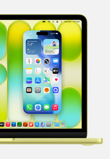 MacBook, vista frontal, la pantalla muestra la funcionalidad Duplicación del iPhone, que permite al usuario controlar la pantalla del iPhone desde la Mac.