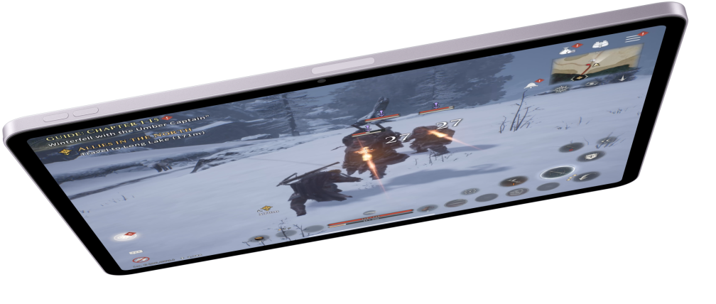 iPad Air en horizontal que muestra un juego, con otros dos modelos de iPad Air debajo