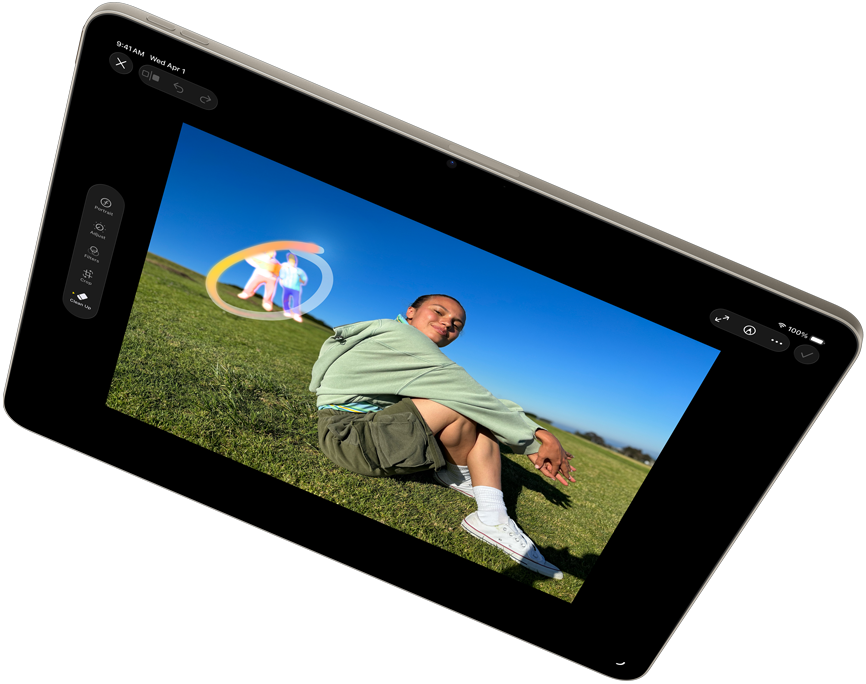 iPad Air i liggande läge visar upp Apple Intelligence med verktyget Snygga till i appen Bilder