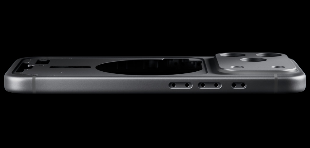 iPhone 17 Pro，展示鍛造鋁金屬一體成型機身背面