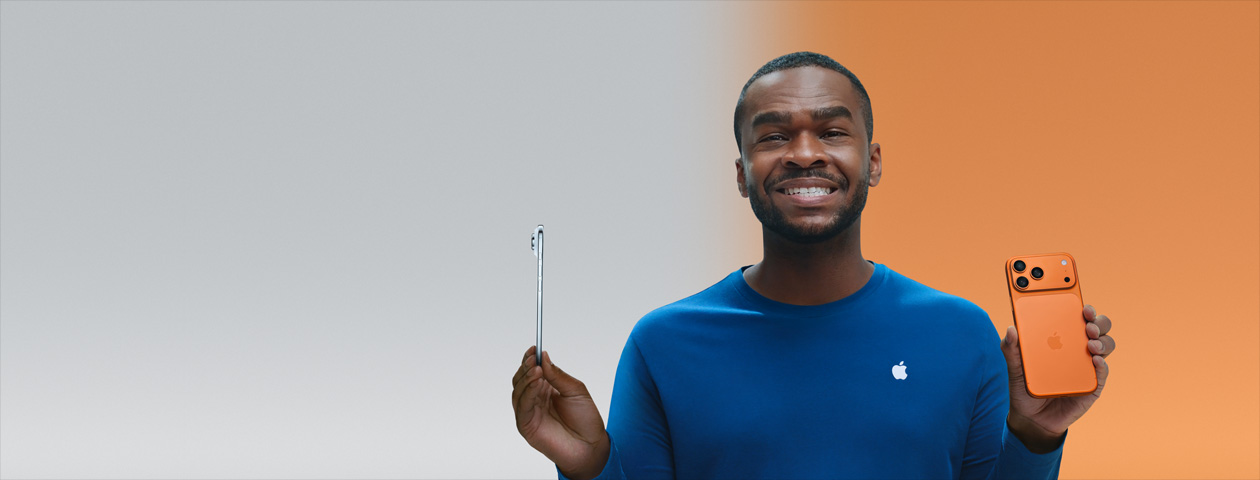 Visita guiada, imagen de una persona con un iPhone 17 Pro, parte trasera exterior, en acabado naranja cósmico; y un iPhone Air, vista lateral, en acabado azul cielo