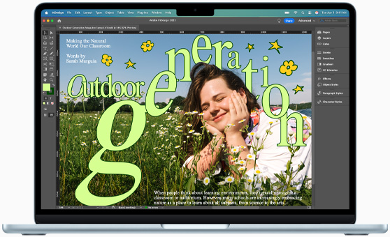 MacBook Air z otwartym projektem Adobe InDesign