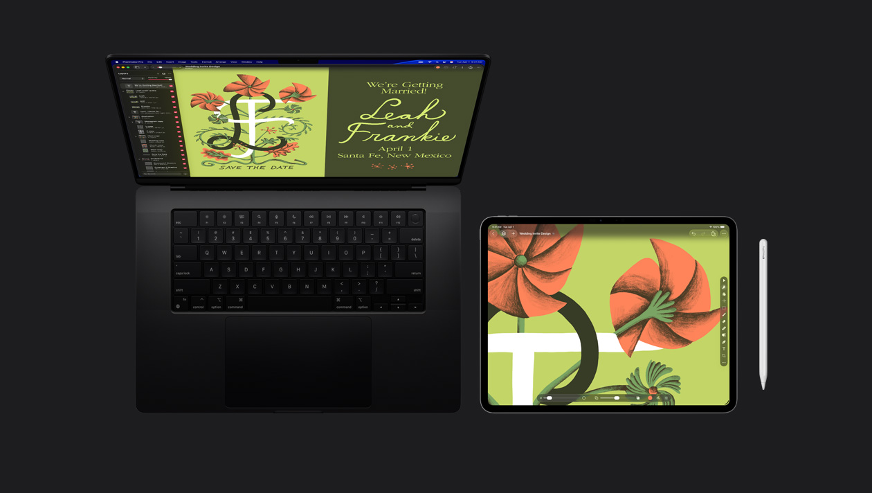 Écran de MacBook Pro 16 pouces montrant l’illustration d’une invitation à un mariage avec des fleurs stylisées orange sur fond vert et les lettres L et F, iPad Pro montrant une illustration de fleurs stylisées orange sur fond vert et des barres d’outils, Apple Pencil à droite de l’iPad Pro